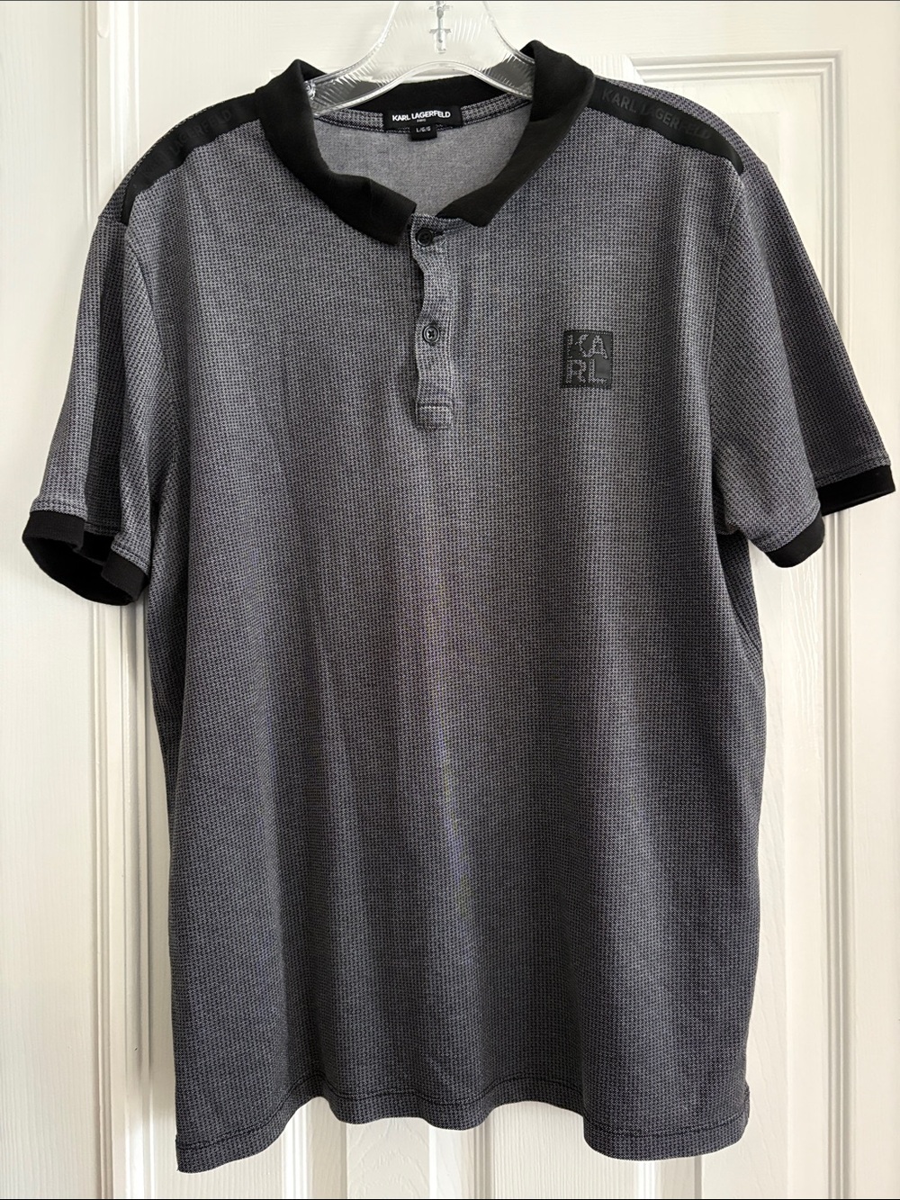 Karl Lagerfeld Men's short sleeve Gray black Polo Henley Shirt Size Large